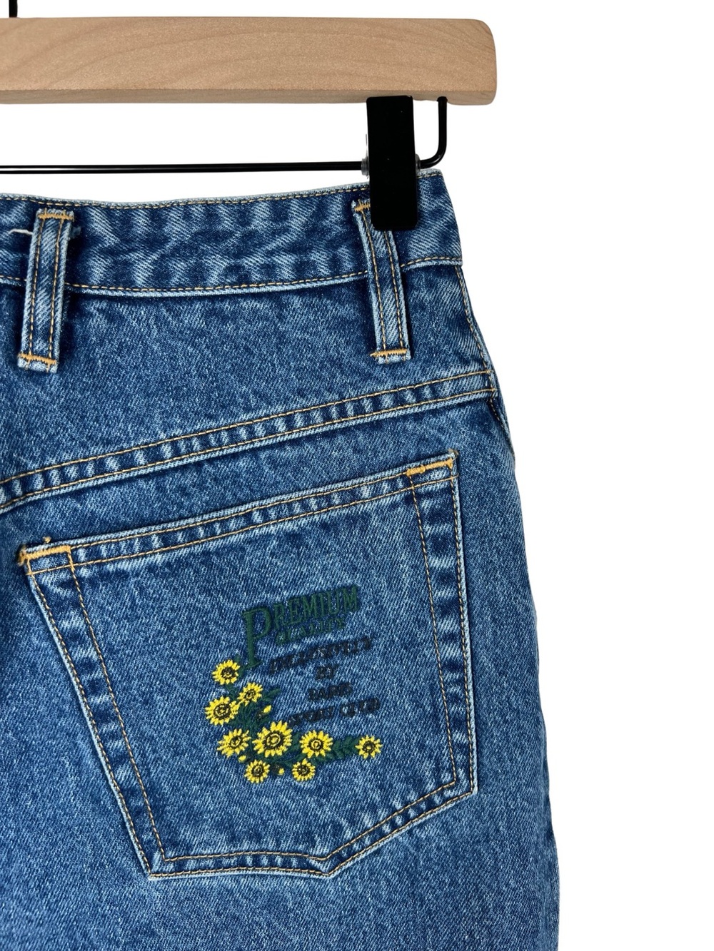 Vintage Paris Sport Club Sunflower Embroidered Mom Jeans Womens 3  Button Fly